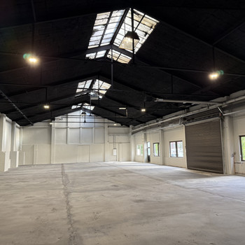 provisionsfreie ca. 860 m² große ebenerdige Lager und Produktionsfläche in Top Lage