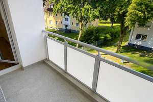 *sanierte Erdgeschosswohnung mit Balkon*
