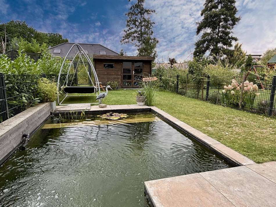 Garten mit Teich