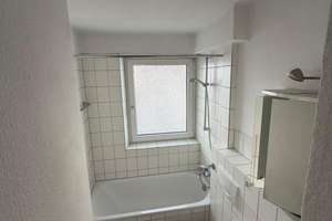 Lichtdurchflutete 2,5-Zimmer-Wohnung mit 2 Balkonen am Hölderlinplatz – Kornbergstr 50, 70176 Hölderlinplatz, Stuttgart – Vorschaubild 9