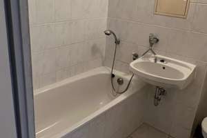 WOHNEN am VOLKSGARTEN. SINGLE-(T)RAUM. PARTERRE. LAMINAT. EINBAUKÜCHE möglich. Bad mit WANNE & WC – Die vollständige Adresse der Immobilie erhältst du vom Anbieter., 4347 Schönefeld-Ost, Leipzig – Vorschaubild 9