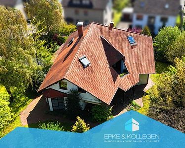 architektonische Besonderheit in zentraler Lage // großzügiges EFH // EBK // 3 Bäder // Garage