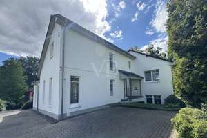 Modernes Einfamilienhaus mit Einliegerwohnung in begehrter Wohnlage von Wiehl – Die vollständige Adresse der Immobilie erhältst du vom Anbieter., 51674 Wiehl – Vorschaubild 3