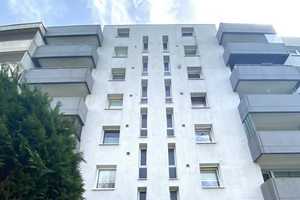 15-fache Rendite: Fliederhaus mit 18 Balkonwohnungen, Gartengrundstück & Garagen -  € 1.300/m² Wfl. – Aachen – Vorschaubild 1