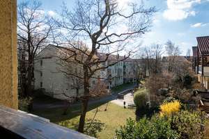 Schöne Penthouse Wohnung mit Balkon und Dachterrasse