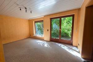 Naturnahe 3-Zimmer-Souterrainwohnung mit großer Terrasse & Fußbodenheizung, sofort bezugsbereit