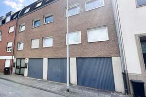 ***SONNIGE 4-Zimmer DG-WOHNUNG MIT RIESIEGEM BALKON & PANORAMABLICK!***Garage inklusive*** – Bankstraße 2a, 41199 Odenkirchen-Mitte, Mönchengladbach – Vorschaubild 2