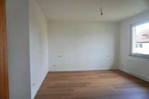 Frisch saniert: Helle 3-Zimmer-Wohnung in Korntal-Münchingen – Albrecht-Dürer-Straße 3, 70825 Korntal-Münchingen – Vorschaubild 3