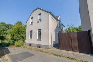 Einfamilienhaus mit Einliegerwohnung, Werkstatt + Grünfläche - Ruhiglage nahe dem Langeler Weiher