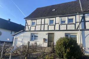 / Charmantes Fachwerkhaus wartet auf neues Leben!  – Die vollständige Adresse der Immobilie erhältst du vom Anbieter., 57413 Finnentrop – Vorschaubild 2