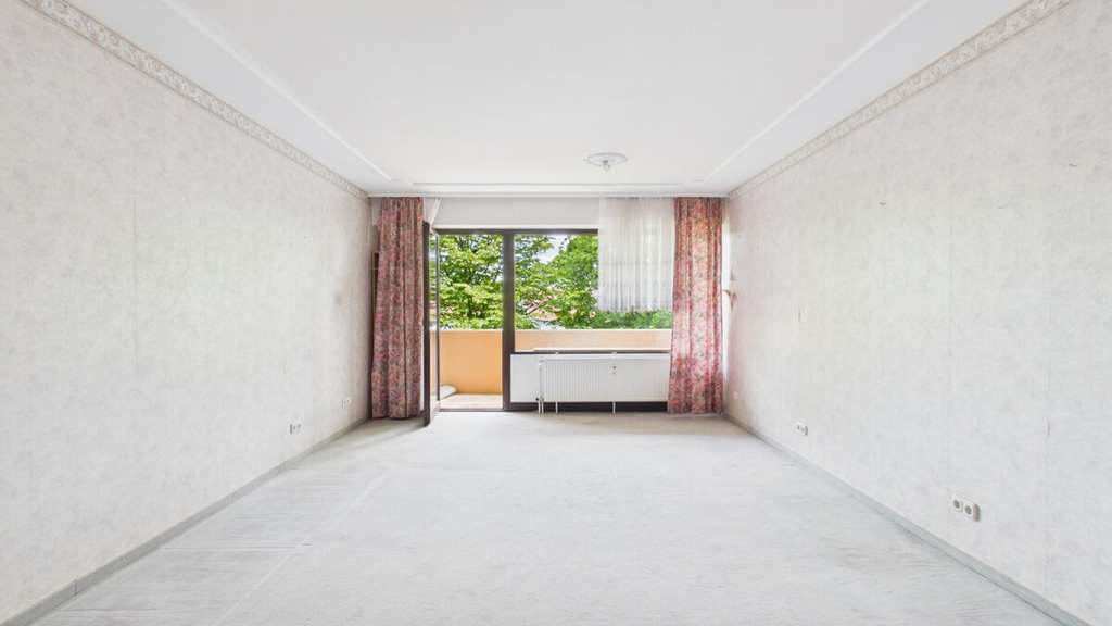 Immobilie in Stadtbergen - 3-Zimmer-Wohnung mit Balkon, Tiefgarage und Entwicklungspotenzial in Stadtbergen - Bild 3