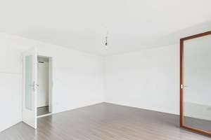 Großzügige 5-Zimmer-Wohnung auf zwei Ebenen in ruhiger Sackgasse Nürnberg-Reichelsdorf – Die vollständige Adresse der Immobilie erhältst du vom Anbieter., 90453 Reichelsdorf, Nürnberg – Vorschaubild 2