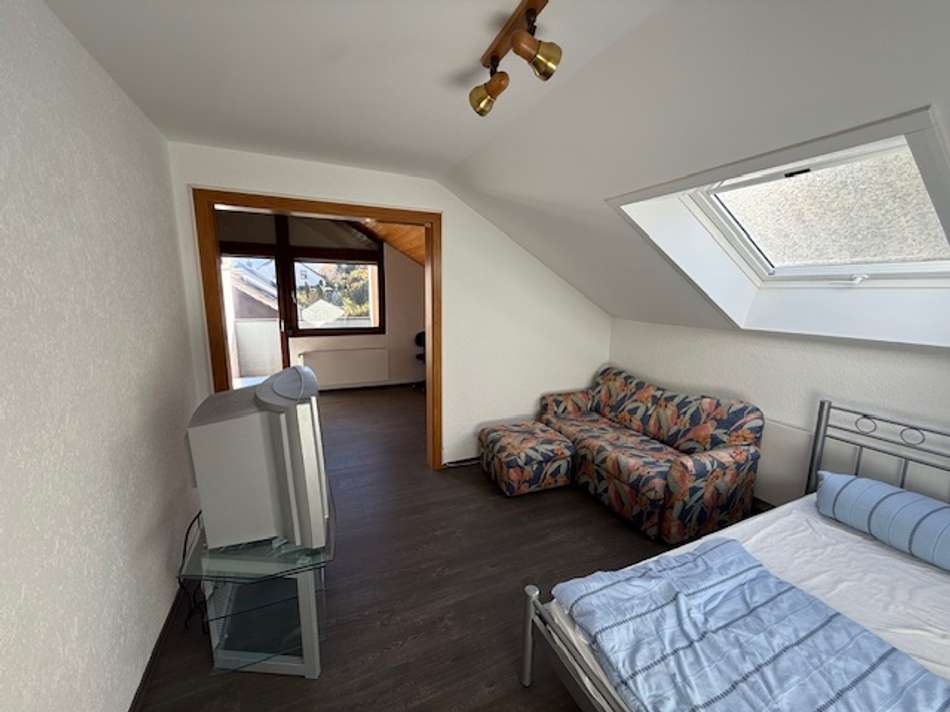 Zi. 1 u. Zi. 2 DG m. Balkon