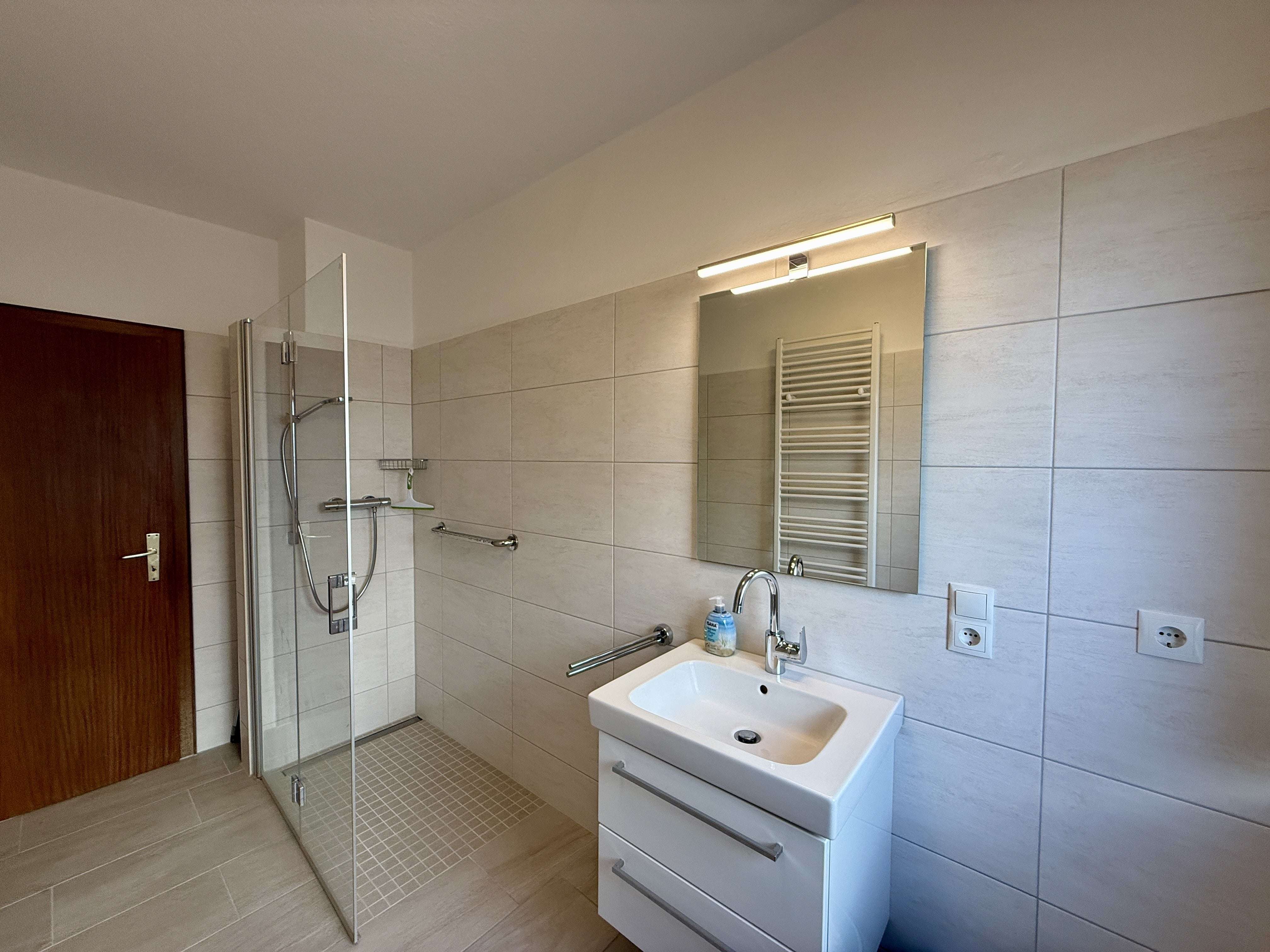 Immobilie in Hude (Oldenburg) - Zweifamilienhaus mit großem Grundstück und viel Nutzfläche - Bild 17