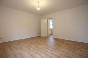 SCHÖNE HELLE RENOVIERTE 2 ZIMMER WOHNUNG IM HERZEN VON ELLER, LAMINAT, BALKON – Gumbertstraße 183, 40229 Eller, Düsseldorf – Vorschaubild 11