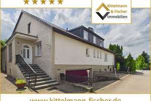Wohnen ohne Kompromisse! 310 qm Wohnfläche, 10 Zimmer, Garten, Garage, Vollkeller und PV in Destedt! – Schulstraße 2, 38162 Cremlingen – Vorschaubild 1