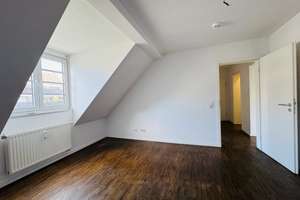 MODERNE TRIFFT ALTBAU-CHARME! _ 4 RÄUME, 2 BÄDER, EINBAUKÜCHE U. DACHTERRASSE IM HERZEN DÜSSELDORFS! – 40476 Golzheim, Düsseldorf – Vorschaubild 13