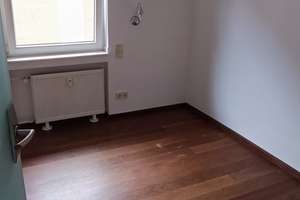 Frisch renoviert: 3-Zimmer-Wohnung mit EBK, Terrasse und Carport in Krefeld – Die vollständige Adresse der Immobilie erhältst du vom Anbieter., 47803 Kempener Feld/Baackeshof, Krefeld – Vorschaubild 6
