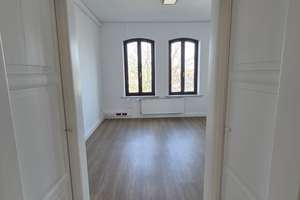 Großzügige 4-Zimmer-Wohnung in historischer Villa direkt am Osterdeich