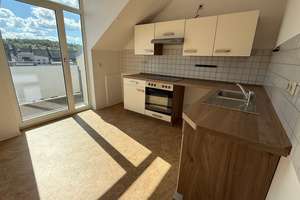 Toller Balkon an der Küche - EBK - Tageslichtbad mit Badewanne – Frankenberger Straße 202, 9131 Ebersdorf, Chemnitz – Vorschaubild 1