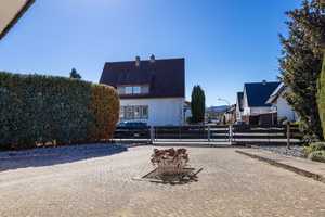 Einfamilienhaus mit Garagen auf pflegeleichtem Grundstück! – Lippe (Kreis) – Vorschaubild 3