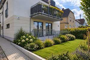 Neubau mit Garten –  großzügiges Wohnen auf zwei Ebenen