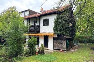 Reiheneckhaus mit großem Südgarten in München-Altperlach