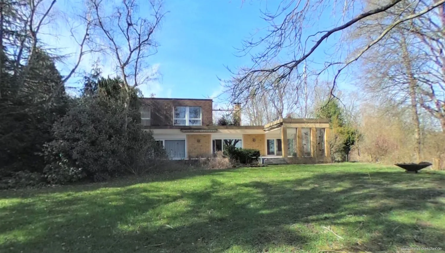 Einfamilienhaus mit Penthouse, Einliegerwohnung, Pool und großem Grundstück - Preis auf Anfrage, Stadtverband Saarbrücken Kreis – Bild 4