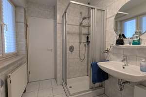 Schön 3-Zimmer-Dachgeschosswohnung in Ruhiger Lage mit PKW-Tiefgaragenstellplatz – 33102 Kernstadt, Paderborn – Vorschaubild 9