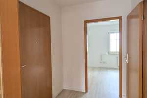 Renovierte 2-Zimmer-Wohnung mit Balkon , Nähe BMW und Porsche Werk  – Leipzig – Vorschaubild 3