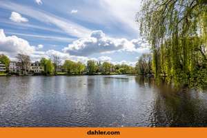 Eigentumswohnung mit bezauberndem Blick und direktem Zugang zum Rondeelteich – Die vollständige Adresse der Immobilie erhältst du vom Anbieter., 22301 Winterhude, Hamburg – Vorschaubild 1