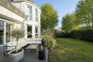 Freistehendes Einfamilienhaus mit Südgarten und außergewöhnlicher Architektur – Die vollständige Adresse der Immobilie erhältst du vom Anbieter., 61476 Kronberg im Taunus – Vorschaubild 2