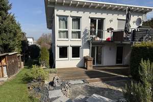 Helle und großzügige Wohnung zu vermieten! EBK, Garage, Arbeitszimmer, Terrasse, Garten...