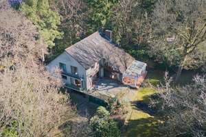 Vielseitiges Einfamilienhaus auf großem Grundstück 
mit lichtem Baumbestand in Hittfeld-Waldesruh! – Die vollständige Adresse der Immobilie erhältst du vom Anbieter., 21218 Seevetal – Vorschaubild 2