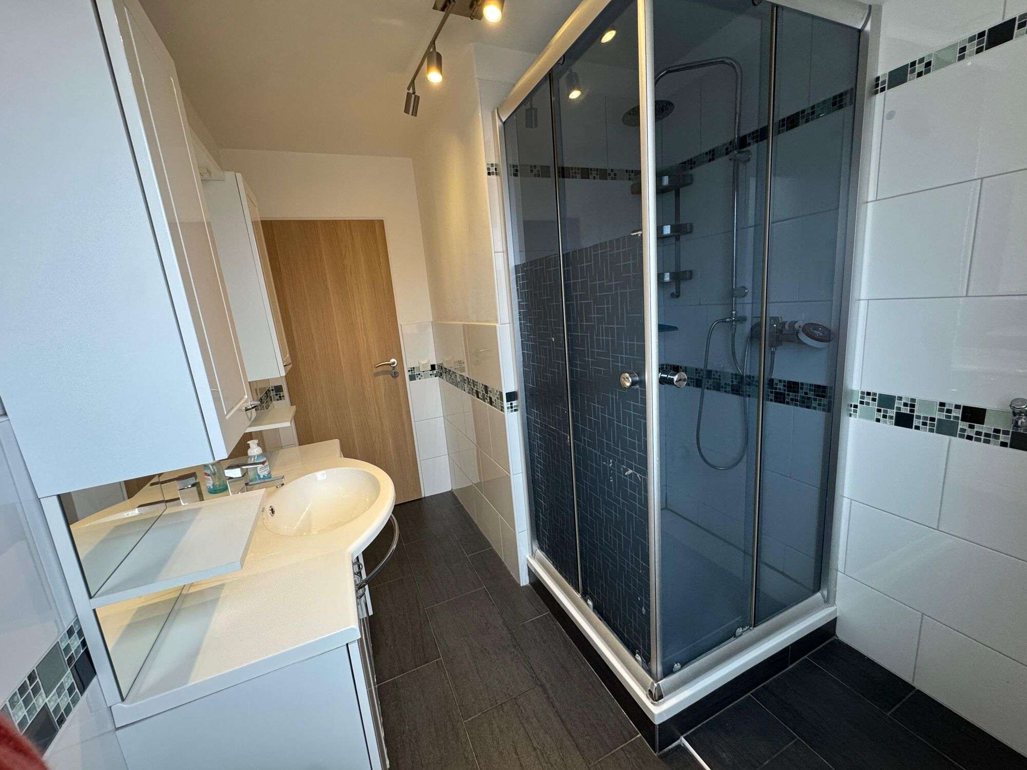 Immobilie in Trostberg - ***Attraktive Kapitalanlage: Vermietete 3-Zimmer-Wohnung mit Garage und Wintergarten*** - Bild 6