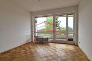 Großzügige 3-Zimmer-Wohnung mit überdachtem Balkon, zwei Bädern und TG-Stellplatz in Aalen – Die vollständige Adresse der Immobilie erhältst du vom Anbieter., 73431 östliche Bahnlinie, Aalen – Vorschaubild 5