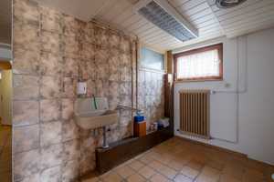 FÜR HOLZLIEBHABER! Freistehendes Einfamilienhaus mit großer Garage und schönem Garten
 – Ravensburg (Kreis) – Vorschaubild 47