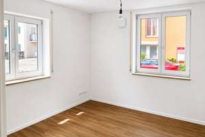 Moderne 2-Zimmer-Gartenwohnung mit Terrasse, Einbauküche & TG-Stellplatz in Bestlage von Ebersberg – Sieghartstraße 16, 85560 Ebersberg – Vorschaubild 6