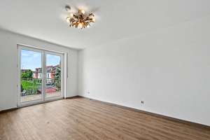 Modernisierte Doppelhaushälfte mit gepflegtem Garten in ruhiger Wohnlage von Ingolstadt-Gerolfing – Die vollständige Adresse der Immobilie erhältst du vom Anbieter., 85049 West, Ingolstadt – Vorschaubild 8