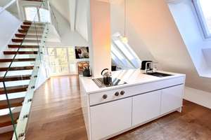 Wohnen auf höchstem Niveau! Exklusiv möblierte 2 Zi.- Dachgeschoss Maisonettewhg. mit Loft Charakter
