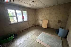 ** Rohdiamant für Familien und Investoren - Mehrgenerationenhaus mit großem Entwicklungspotenzial ** – Die vollständige Adresse der Immobilie erhältst du vom Anbieter., 71634 Eglosheim, Ludwigsburg – Vorschaubild 4