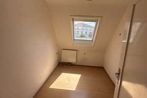 5-Zimmer Dachgeschosswohnung in Stuttgart-Obertürkheim zu vermieten-86qm – Mörgelenstraße 14, 70329 Obertürkheim (Ortsteil), Stuttgart – Vorschaubild 14