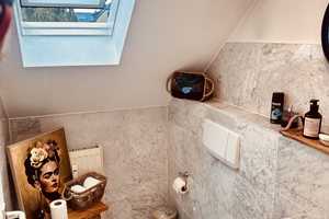 -Von Privat- Ideal für Single o.jungem Paar,ca.70m² DG-Wohnung, mit EBK,Gäste-WC,Mamorbad,Dachbalkon – Am Falkenberg 3, 51381 Leverkusen – Vorschaubild 11