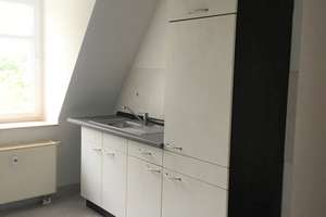 Schöne und großzügige Dachgeschoss - Wohnung mit Einbauküche! – Erich-Mühsam-Straße 35, 9112 Kaßberg, Chemnitz – Vorschaubild 7