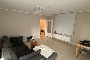 Lichtdurchflutete 4-Zimmer-Eigentumswohnung mit Dachterrasse in Köln Rath-Heumar – Die vollständige Adresse der Immobilie erhältst du vom Anbieter., 51107 Rath/Heumar, Köln – Vorschaubild 2