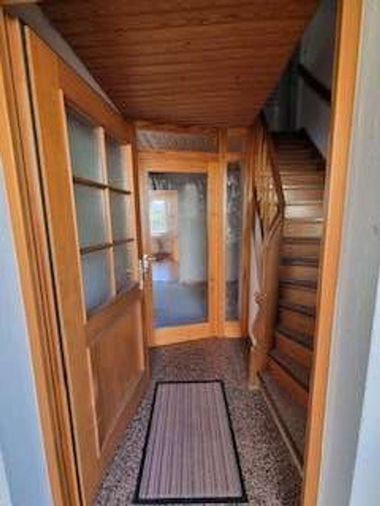 Immobilie in Holzmaden - Charmantes Einfamilienhaus mit traumhafter Aussicht und bebaubarem Garten. - Bild 2