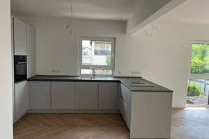 Erstbezug: Hochwertige 4-Zimmer-Neubauwohnung mit Balkon, Gartenanteil und KfW-40-QNG – Rosenstraße 26, 63762 Großostheim – Vorschaubild 7
