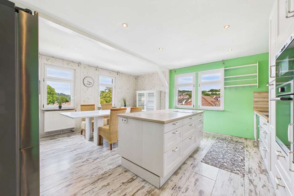 Jugendstil trifft Loft – stilvolle Maisonette mit Charakter und Weitblick