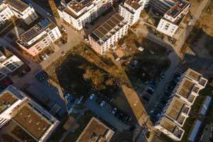 NEUBAU REIHENMITTELHAUS AM NORDPARK - FREIRAUM FÜR DIE EIGENE PHANTASIE