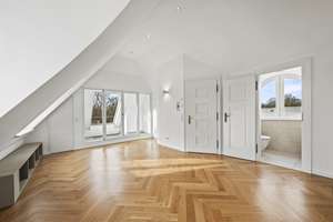 Dachstudio in repräsentativer Jugendstil-Villa in Altbogenhausen mit Lift und Tiefgarage